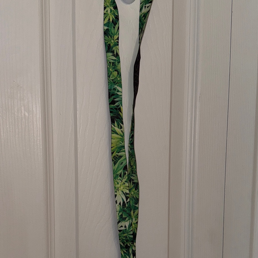 Bioworld Green Leaf LED Lanyard, NEW, light up, multi settings - Picture 6 of 6